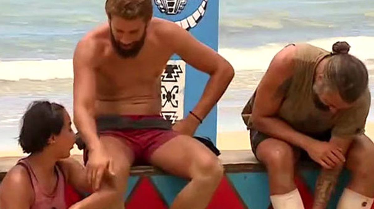 Survivor'da Sabriye'nin Yakın Teması Adem'i Rahatsız Etti