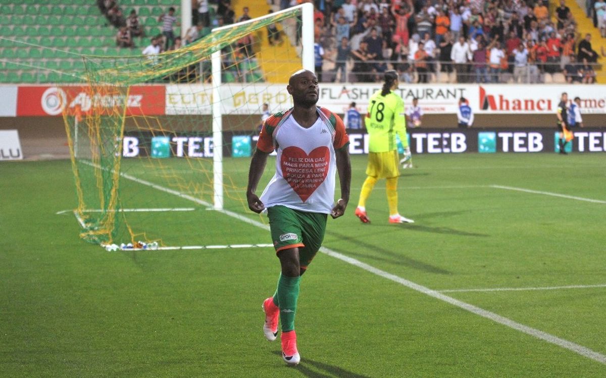 Vagner Love Zirveye 'Krallık' Kurdu
