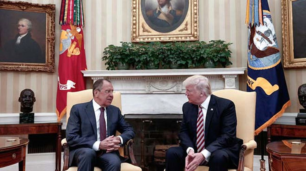 ABD Başkanı Trump, Rusya İle 'Çok Gizli' Bilgileri Paylaştığını Kabul Etti