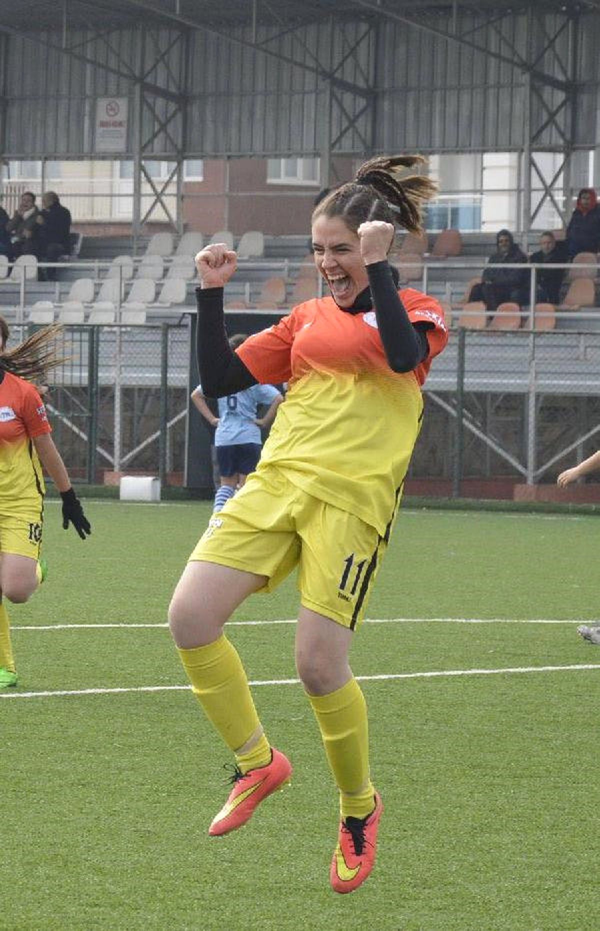 Aydın 7 Eylül Gençliksporlu Gamze'den 2'nci Dalya