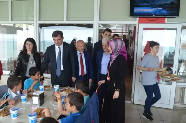 Başkan Yemenici, Sevgi Evleri�ndeki Çocukları Ağırladı haberi fotografı