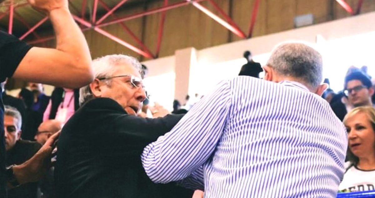 Ergin Ataman, Rakip Başkanı Tokatlayan Aziz Yıldırım'a Destek Verdi