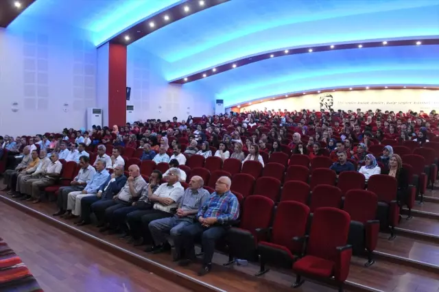 Kırıkhan'da Şiir ve Türkü Dinletisi Kırıkhan'da Şiir ve Türkü Dinletisi