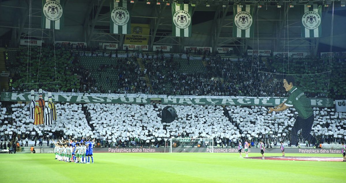 Konyaspor Taraftarı, Hareketli Koreografi Yaparak Türk Futbol Tarihine Geçti