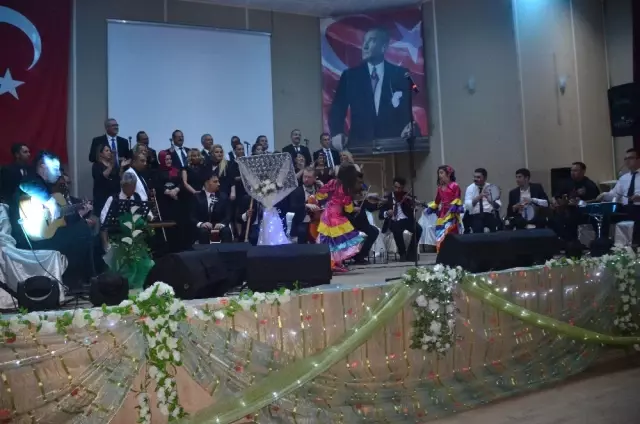 Sinop Romanlar ve Müzisyenler Derneği'nden 'Bahar Konseri' Sinop Romanlar ve Müzisyenler Derneği'nden 'Bahar Konseri'