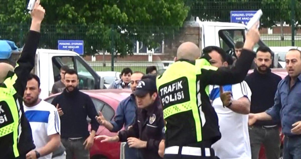 Ölümlü Kaza Sonrası Ortalık Karıştı, Polis Havaya Ateş Etmek Zorunda Kaldı