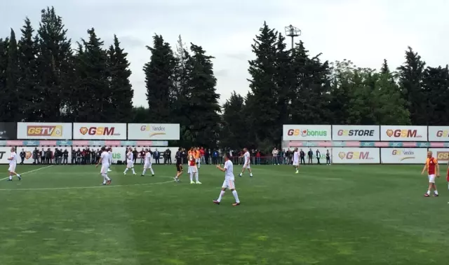 Efsaneler UEFA Kupasının Yıl Dönümünde Maç Yaptı