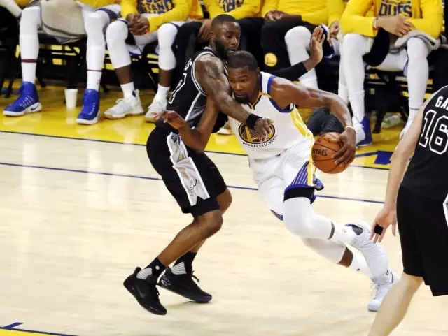 Golden State Warriors, Spurs Karşısında 2-0 Yaptı Golden State Warriors, Spurs Karşısında 2-0 Yaptı