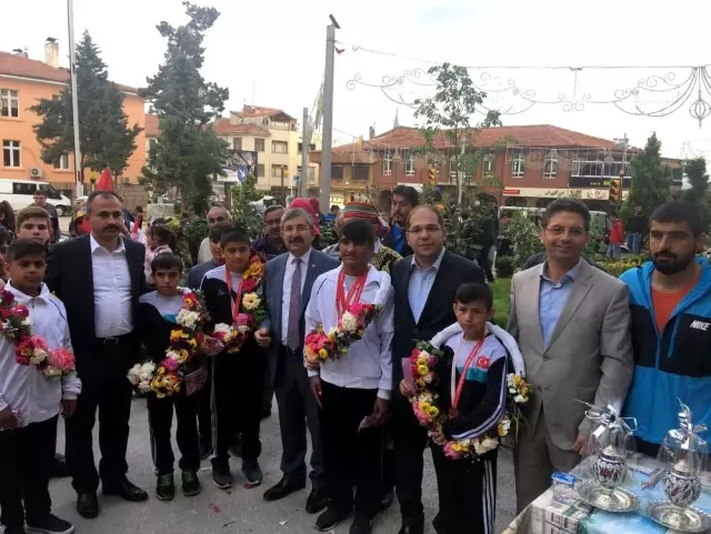 Tokat'ın Minik Pehlivanlarına Büyük Karşılama