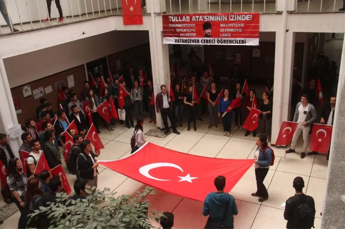 Aü Cebeci Kampüsü'nde 'Atatürk ve Bayrak' Yürüyüşü