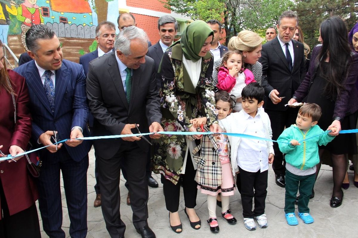 Çalışan Annelere Müjde! İş Yerlerine Kreş Açma Zorunluluğu Getirildi