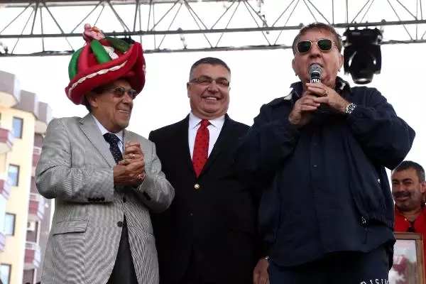 Kırklareli'de Onur Ödülü 'Işkırlak' Zihni Göktay'a Verildi