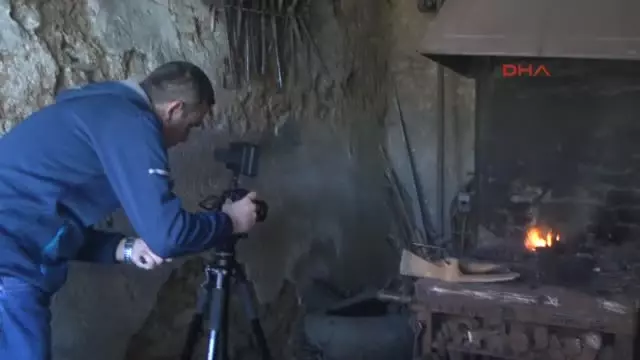 Muş Demirciliğin Belgeselini Çektiler Muş Demirciliğin Belgeselini Çektiler