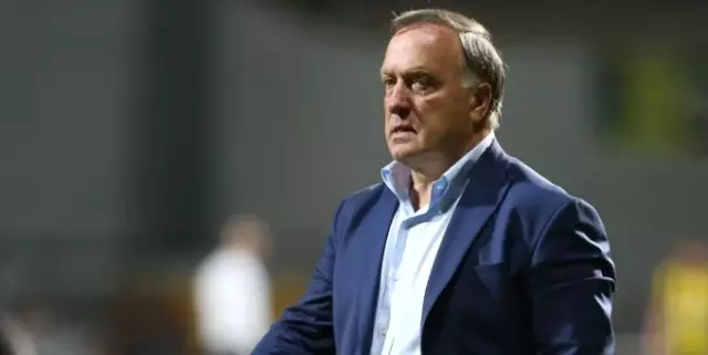 Advocaat'tan Sneijder ve Van Persie Kararı