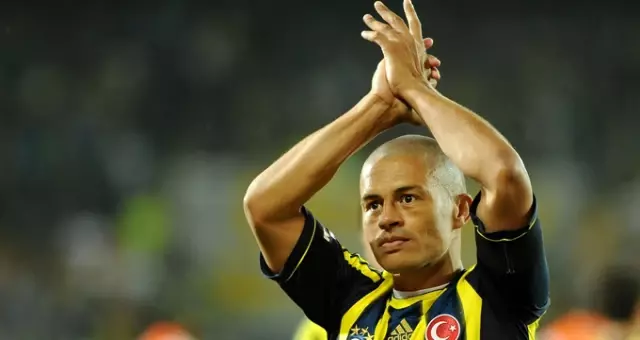 Alex de Souza Instagram Hesabından 19 Mayıs Bayramı'nı Kutladı