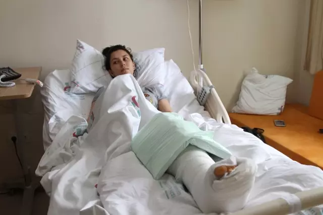 Cezaevinden Firar Etti, Eşine Döner Bıçağıyla Saldırdı Cezaevinden Firar Etti, Eşine Döner Bıçağıyla Saldırdı