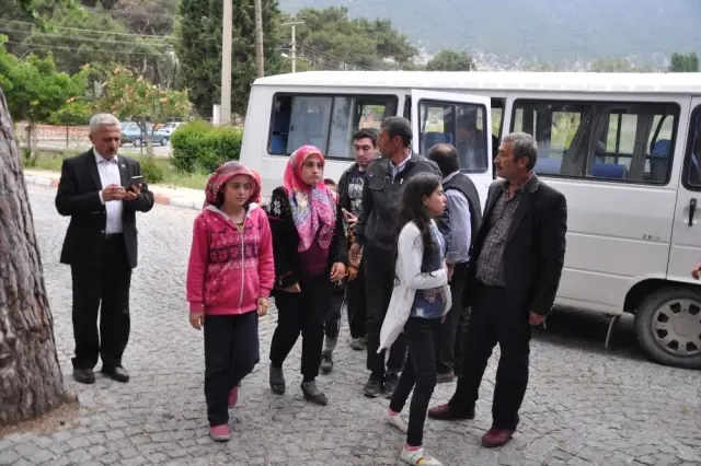 Kırkağaç'ta 50 Öğrencide Gıda Zehirlenmesi Şüphesi
