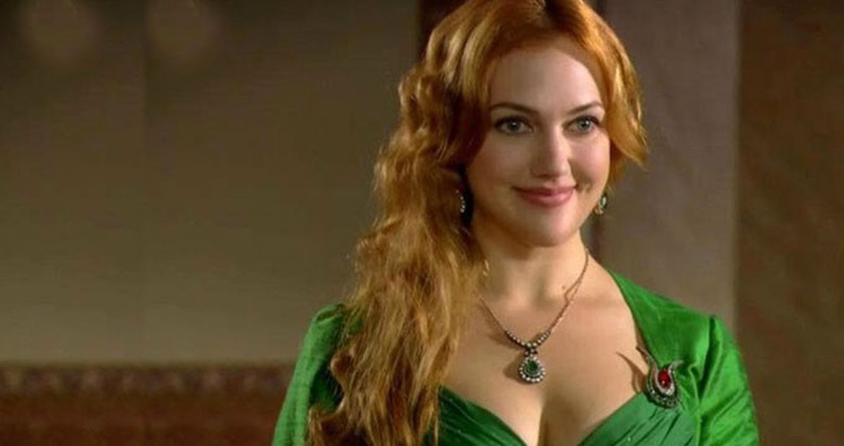 Meryem Uzerli'nin Çiçekçi Kız Çocuğu ile Diyaloğu Yürekleri Isıttı