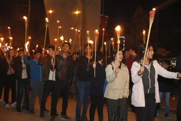 Ankara Gölbaşı'nda Meşaleli 19 Mayıs Yürüyüşü