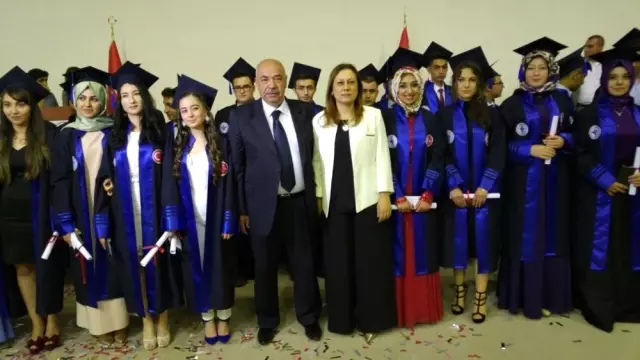 Bolvadin Fen Lisesi'nde Mezuniyet Sevinci