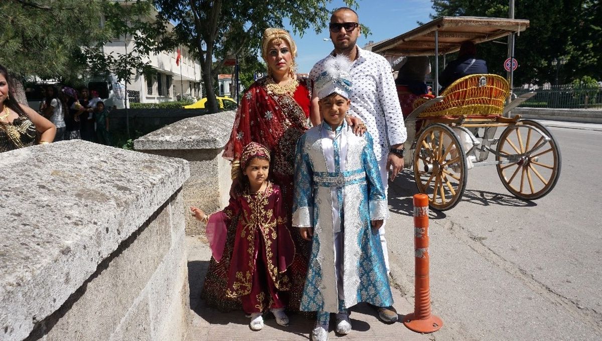 Edirne'de Düşman Çatlatan Roman Düğünü