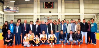 Erciş'te Kaymakamlık Kupası Sahiplerini Buldu