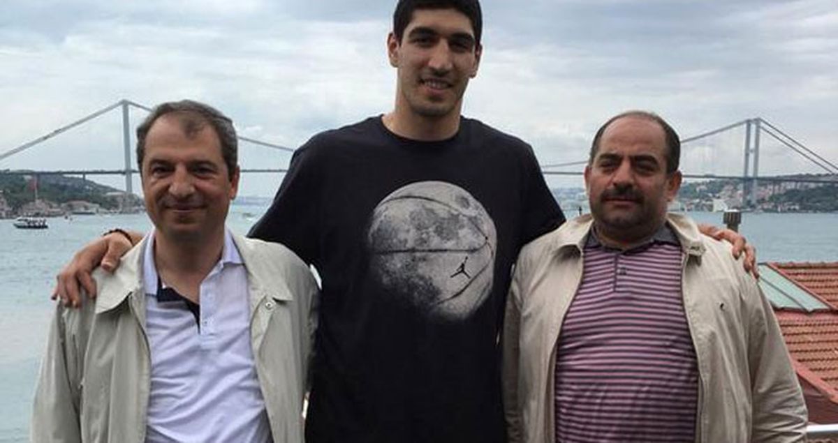 FETÖ'cü Enes Kanter Romanya'da Gözaltına Alındı