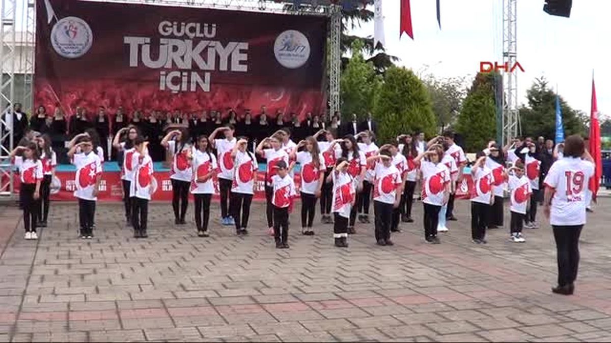 Samsun Atatürk'ün Samsun'a Çıkmasını Temsil Eden Bayrak, Törenle Karaya Çıkartıldı