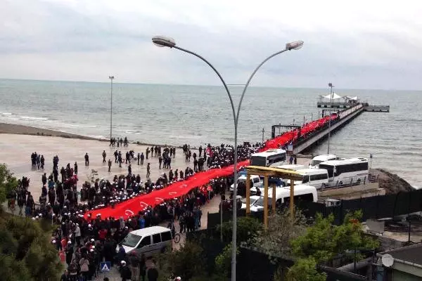 Samsun'da 19 Mayıs Kutlamalarına Yağmur Ertelemesi (2)
