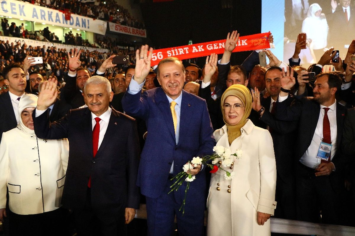 AK Parti'de Tüzük Değişti