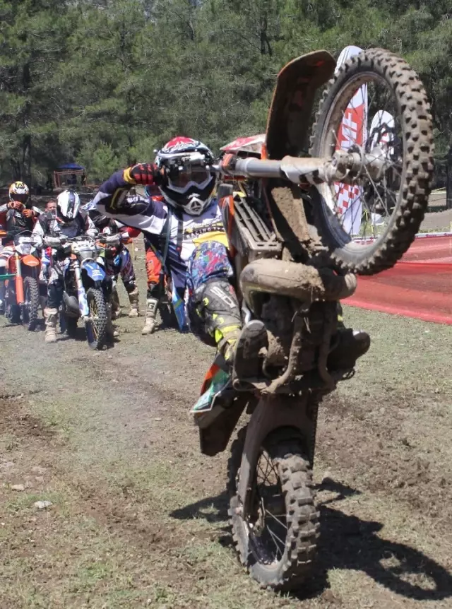 Antalya'da Enduro Heyecanı Yaşandı