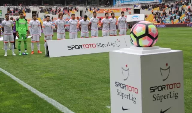 Güney'de Futbol Can Çekişiyor Güney'de Futbol Can Çekişiyor