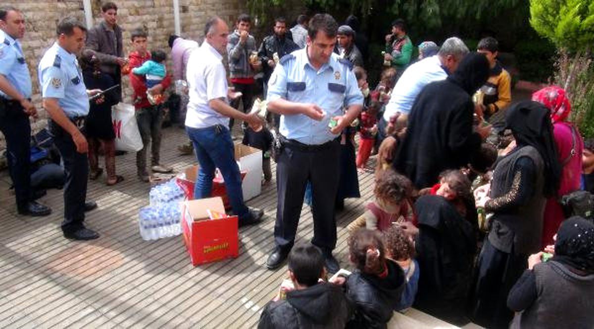 Hatay'da Polisin Durdurduğu Minibüsten 'Dram' Çıktı! 3 Gündür Açlar