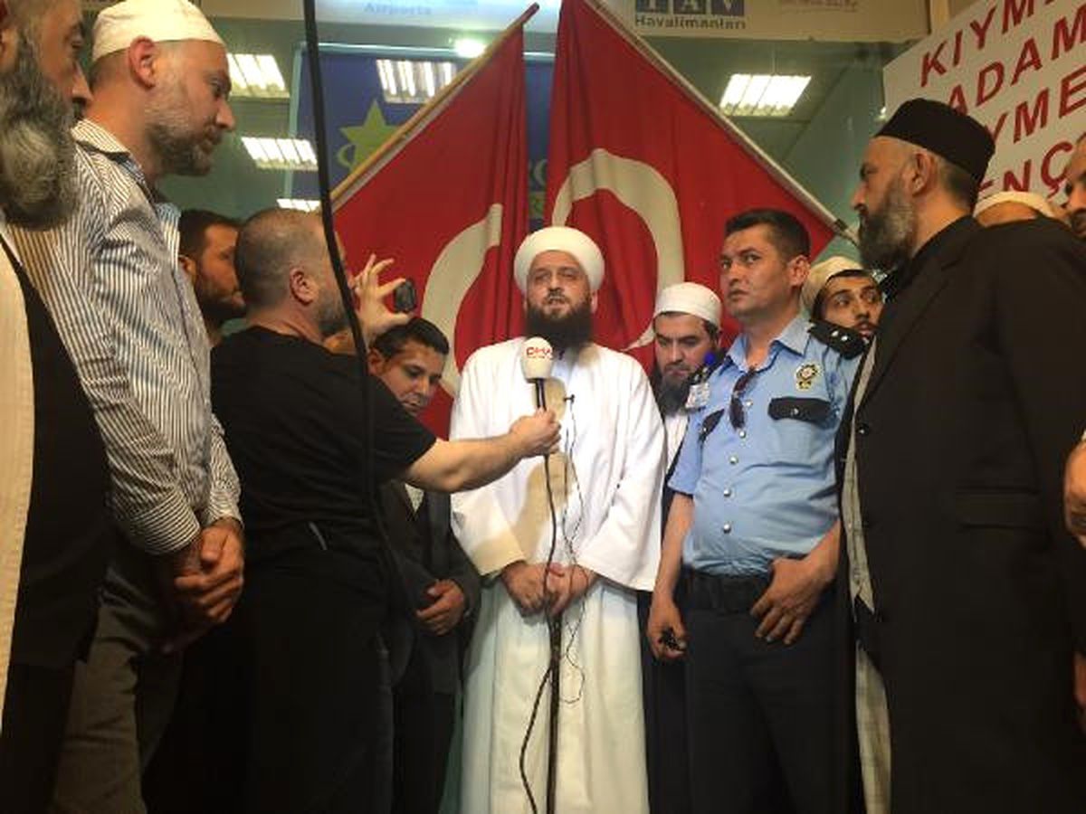 Kıyamder Genel Başkanı Altınkum'u Atatürk Havalimanı'nda Yüzlerce Kişi Karşıladı
