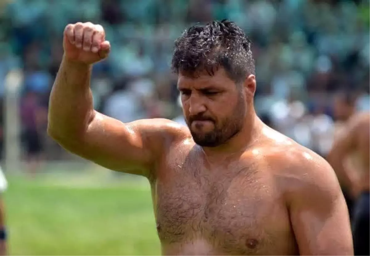 Recep Kara'nın Sırtı Yere Gelmiyor