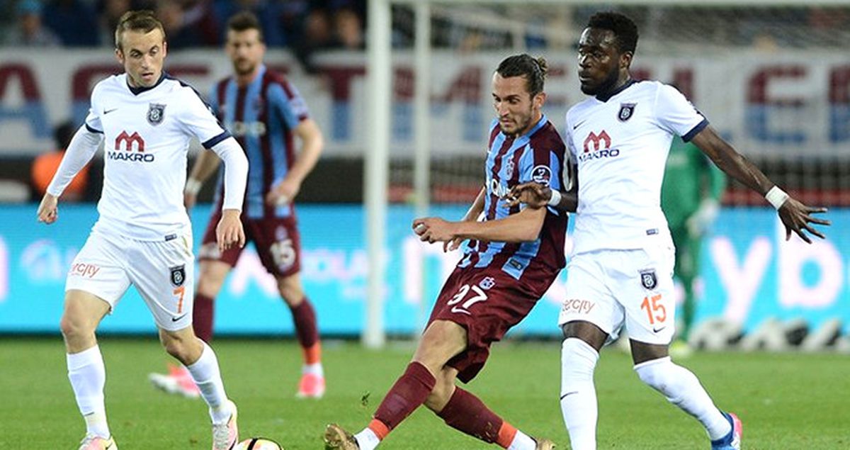 Süper Lig'de Trabzonspor ile Medipol Başakşehir 0-0 Berabere Kaldı