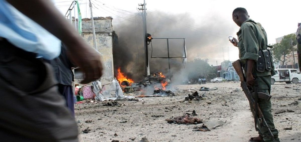 Güney Afrika'da Petrol Rafinerisinde Patlama