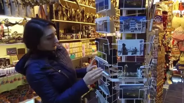 Gürcistanlı Öğrenciler Başbakan Yıldırım'ı Bekliyor (1) Gürcistanlı Öğrenciler Başbakan Yıldırım'ı Bekliyor (1)