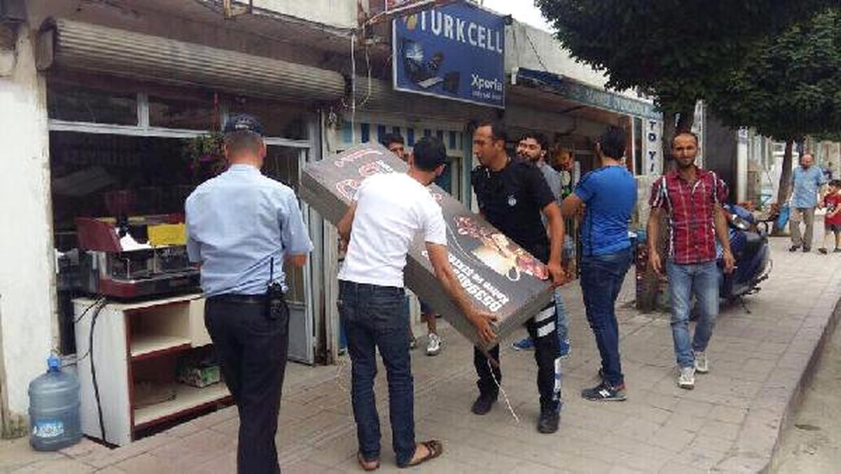 Hatay'da Arapça Tabelalar Sökülüyor