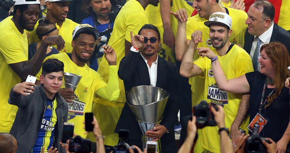 Nusret Fenerbahçe'nin Şampiyonluk Kupasına Tuz Döktü