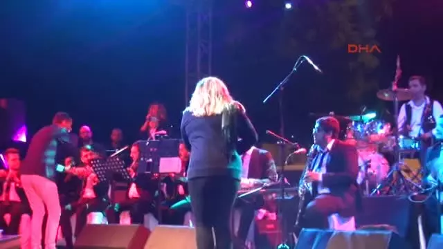 Zonguldak'ta Kibariye Konser Verdi Zonguldak'ta Kibariye Konser Verdi