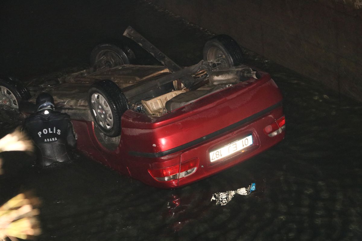 Adana'da Otomobil Sulama Kanalına Uçtu: 1 Ölü 1 Yaralı