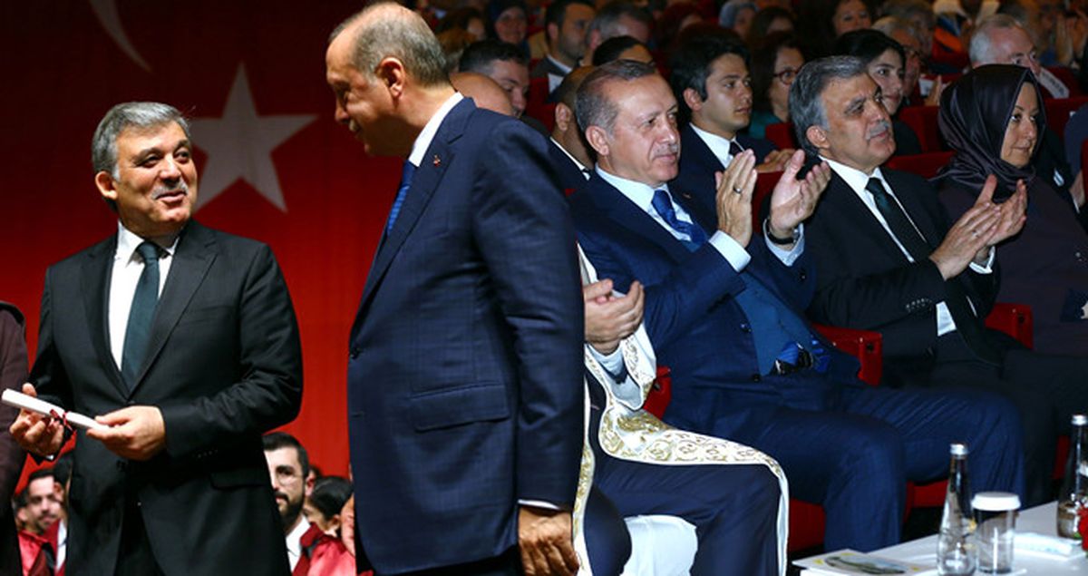 Mezuniyet Töreninde Dikkat Çeken Kare: Erdoğan ile Gül Yan Yana Oturdu
