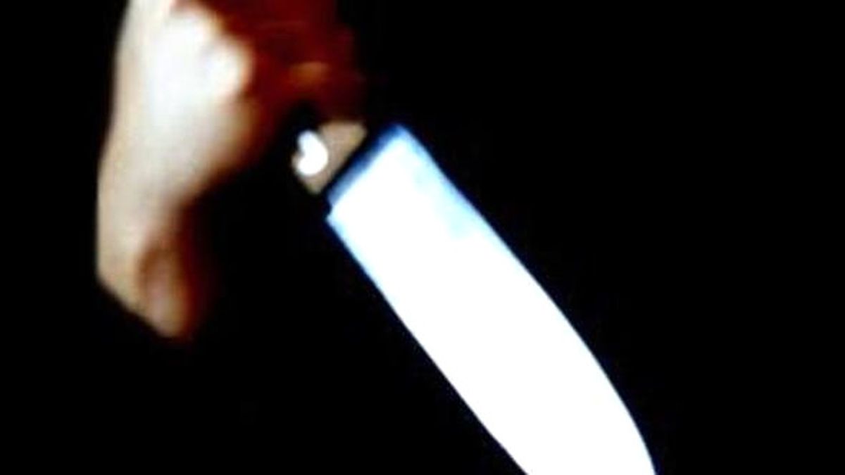 15 Yaşındaki Kız Cep Telefonu İçin Babasını Bıçaklayarak Öldürdü