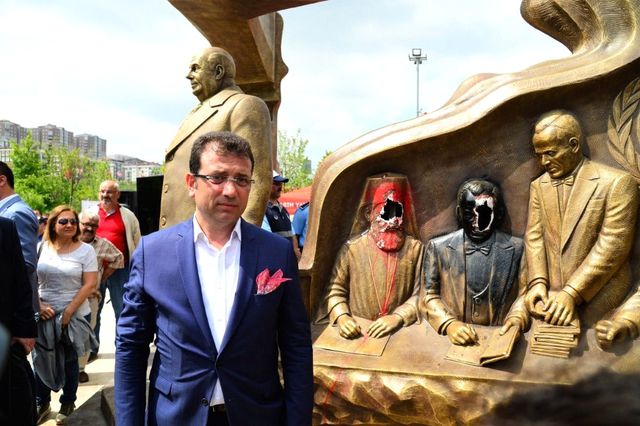 baskan-imamoglu-ndan-yasam-vadisi-ndeki-heyke-9654293_o.jpg