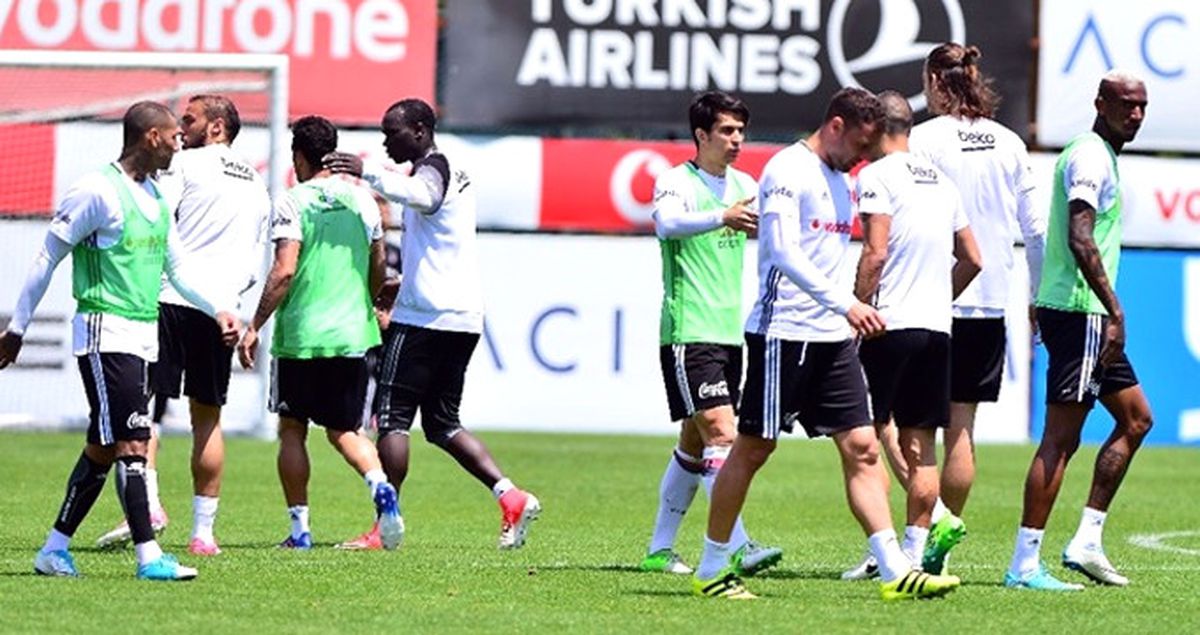Beşiktaşlı Gökhan İnler'le Adriano, İdmanda Gerginlik Yaşadı