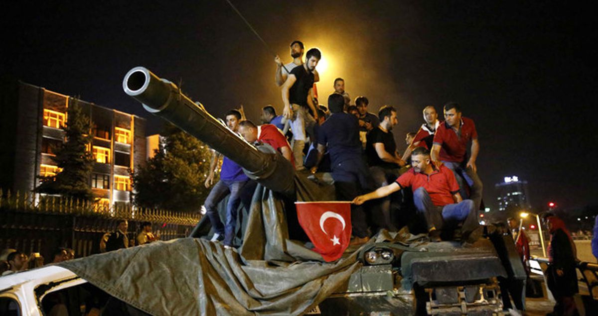 İstanbul Emniyet Müdürü, Erdoğan'ın 15 Temmuz'da Verdiği Talimatı Açıkladı: Zırhlılarla Üzerlerine Yürüyün