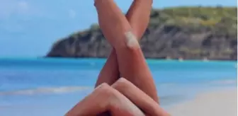 Dünyanın En Güzel Hostesi! Gittiği Her Ülkede Yoga Yapıyor