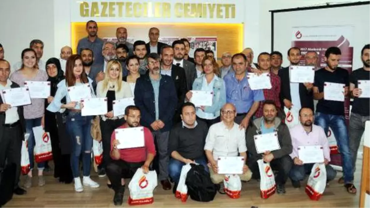 Gaziantep'te Gazetecilere Sertifika