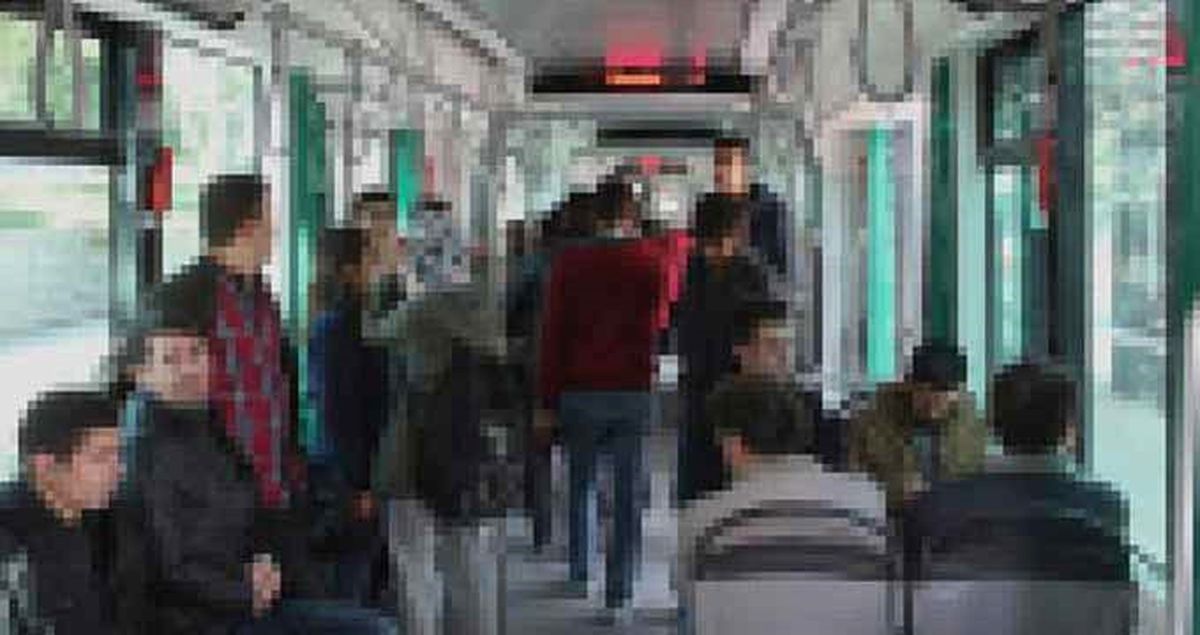 Lise Öğrencisi, Tramvayda İleri Gitmesini İstediği Genç Tarafından Bıçaklandı